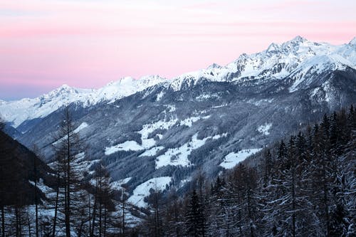 被雪覆盖的山脉的照片 · 免费素材图片