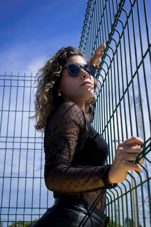 有关人, 低角度拍摄, 垂直拍摄的免费素材图片