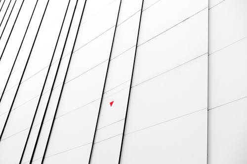 低角度幕墙高层建筑 · 免费素材图片