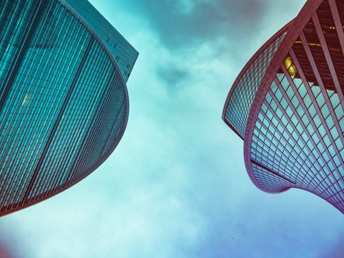 建筑物底视图照片 · 免费素材图片