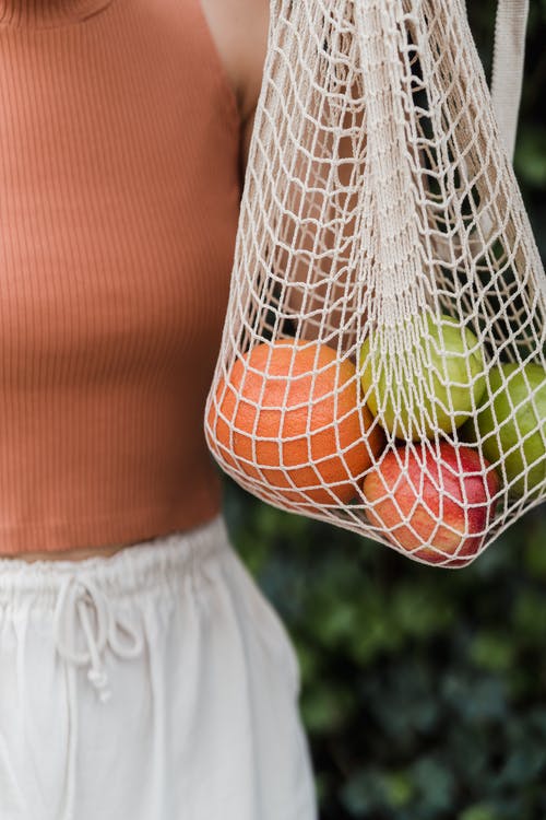 有关垂直拍摄, 握住, 携带的免费素材图片