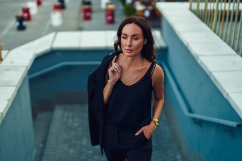 有关上班服, 女人, 户外的免费素材图片