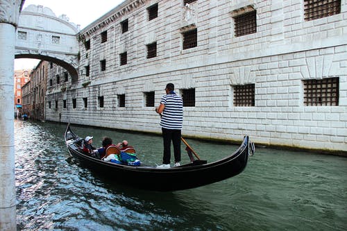 有关威尼斯, 旅客, 水的免费素材图片