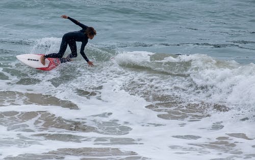 有关wakesurfing, 娱乐, 招手的免费素材图片