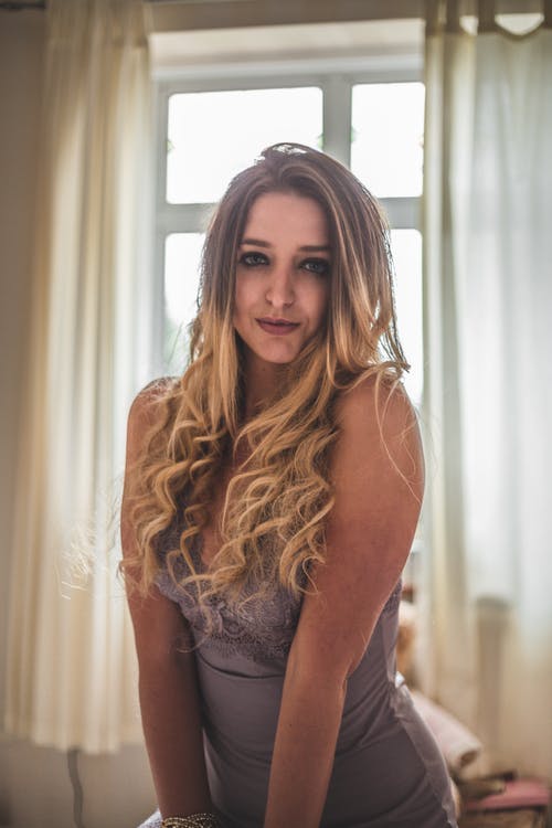 有关光鲜亮丽, 垂直拍摄, 女人的免费素材图片