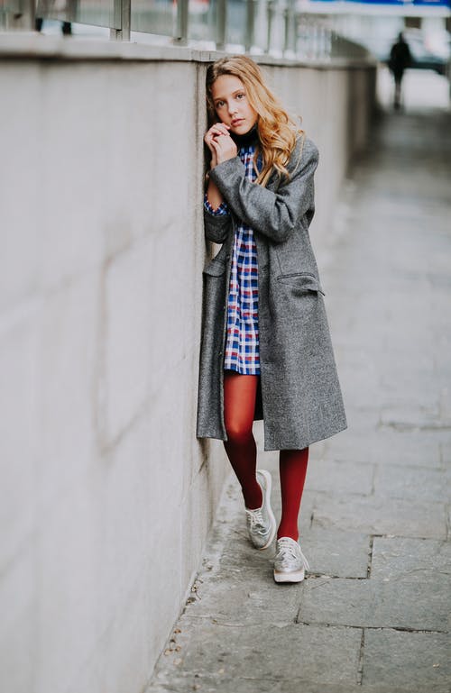 有关人行道, 倚, 大衣的免费素材图片