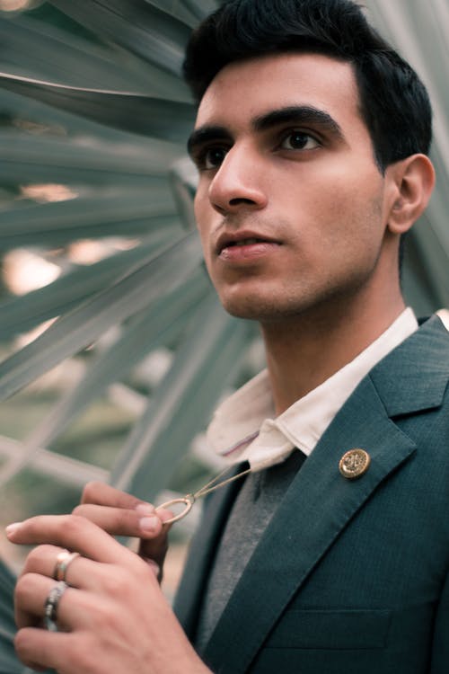 黑色西装外套的男人 · 免费素材图片