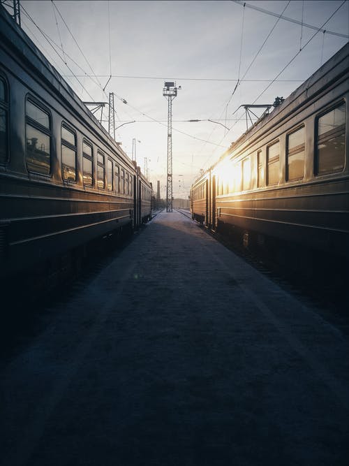 黄金时段火车 · 免费素材图片
