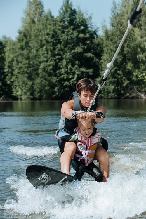 有关wakesurfing, 人, 冒险的免费素材图片