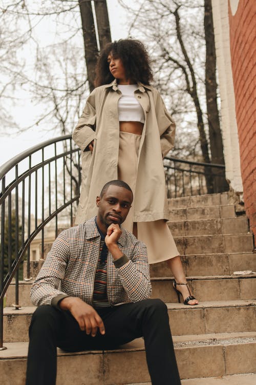 有关坐, 垂直拍摄, 户外的免费素材图片