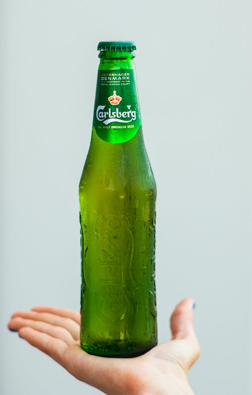 绿色玻璃酒瓶 · 免费素材图片