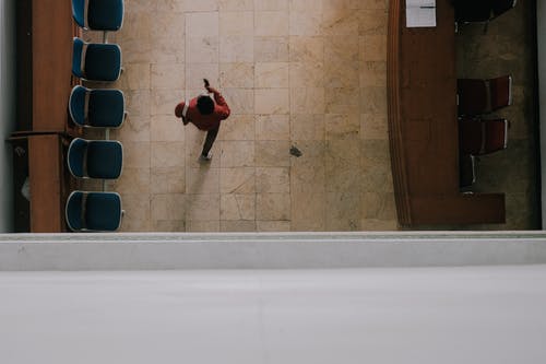 有关人, 俯视图, 地板的免费素材图片