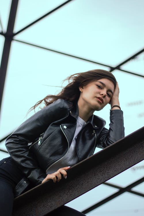 有关不安全, 低角度拍摄, 传输塔的免费素材图片