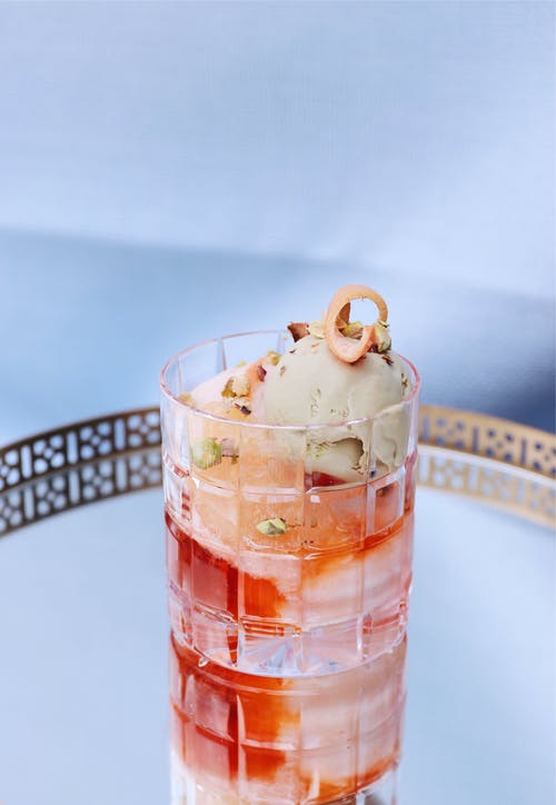 玻璃上的美味冰淇淋 · 免费素材图片