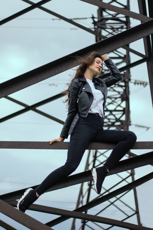 有关不安全, 低角度拍摄, 传输塔的免费素材图片