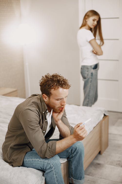 有关人, 伤心, 坐的免费素材图片