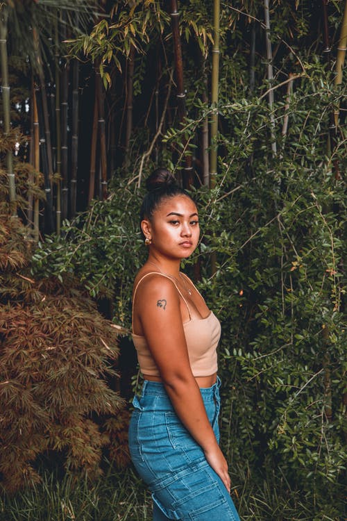 有关中空装, 刺青, 垂直拍摄的免费素材图片