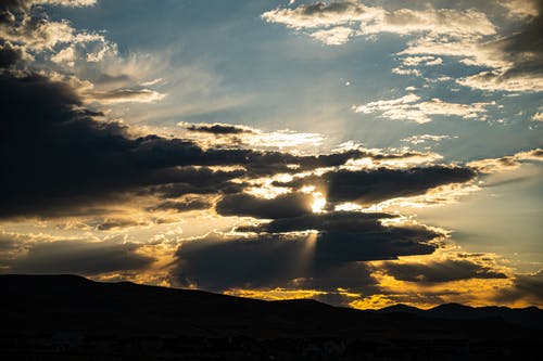黎明时分云的风景 · 免费素材图片