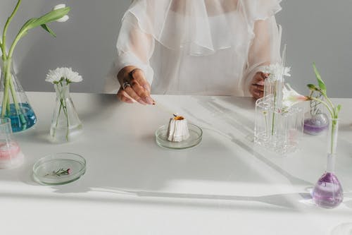 有关反应, 女性, 工作室拍摄的免费素材图片