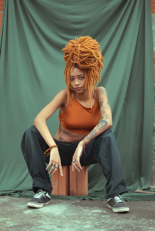 有关坐, 女人, 布的免费素材图片