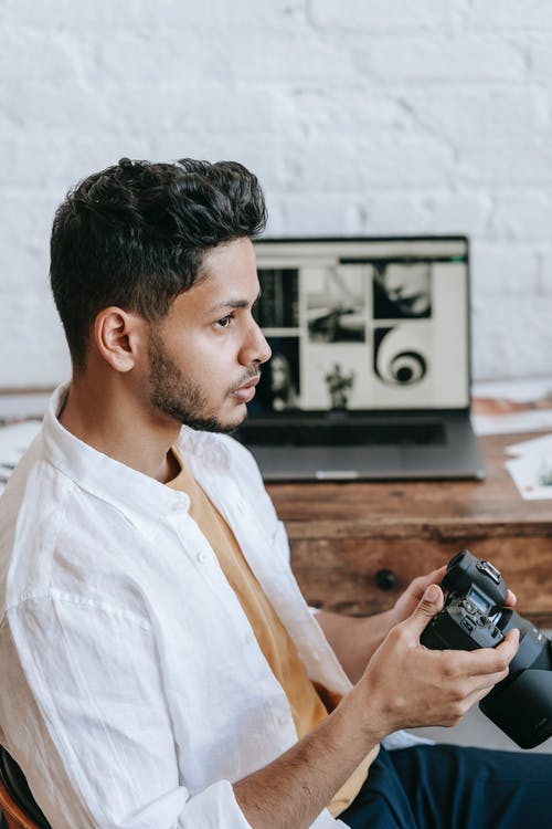 有关3C用品, 上網, 人的免费素材图片