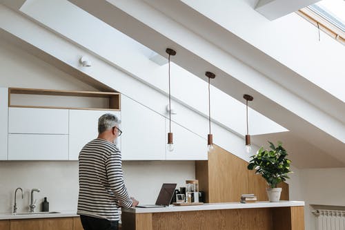 有关从后面, 有鬍子的, 男的免费素材图片