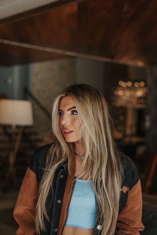 有关化妆品, 垂直拍摄, 夾克的免费素材图片