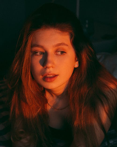 有关光, 女孩, 姜毛的免费素材图片