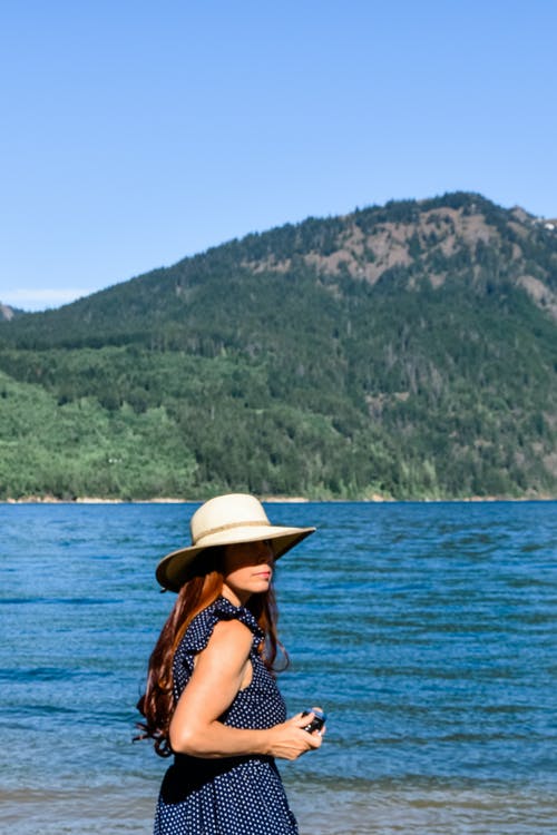 有关太陽帽, 波尔卡圆点, 蓝色的湖泊的免费素材图片