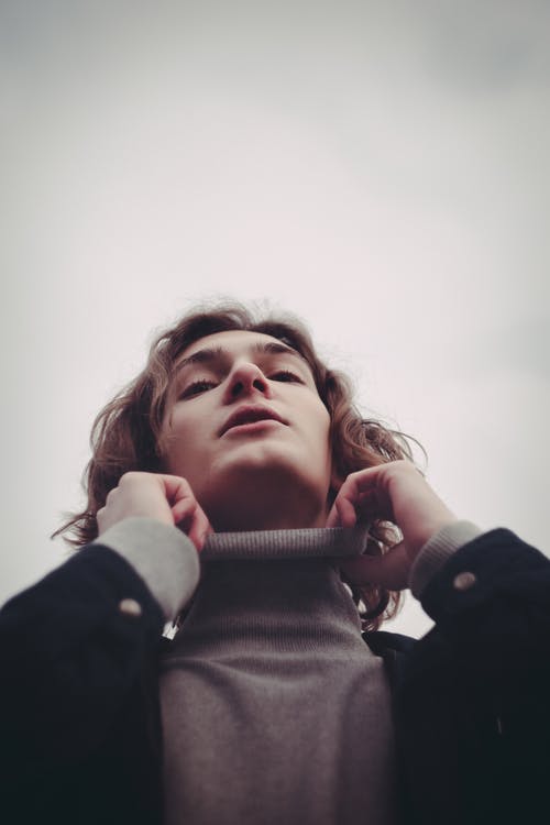 有关人, 低角度拍摄, 修理的免费素材图片