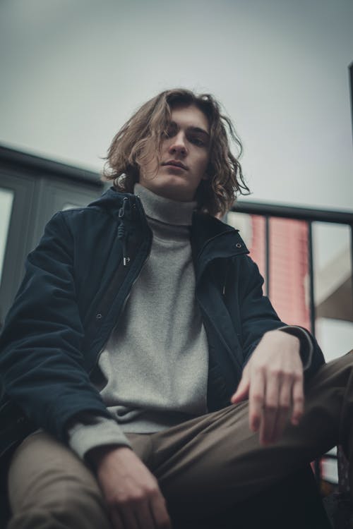 有关人, 低角度拍摄, 垂直拍摄的免费素材图片