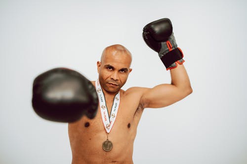 有关人, 優勝者, 光着膀子的免费素材图片