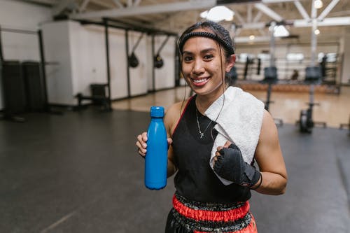 有关不倒翁, 女人, 微笑的免费素材图片