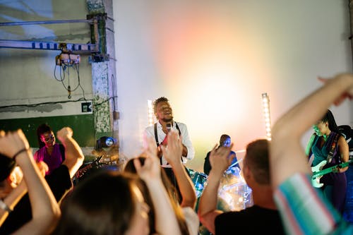 有关人, 人群, 唱歌的免费素材图片