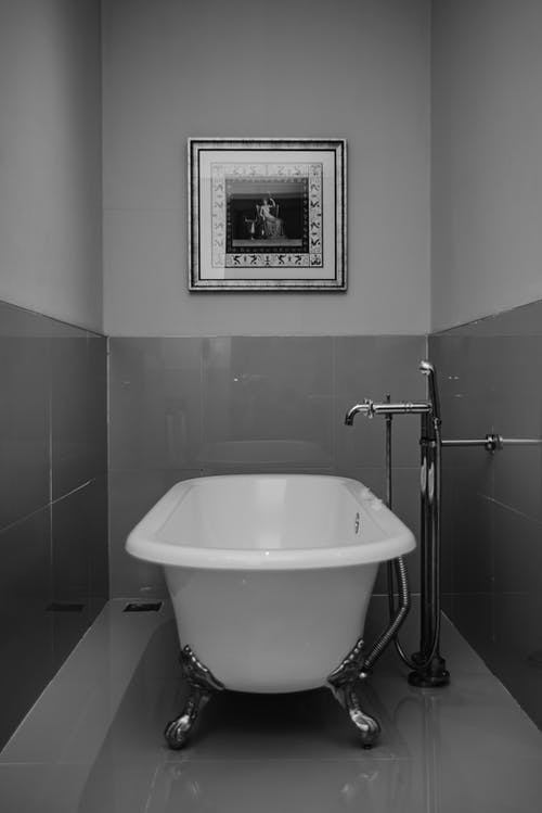 有关垂直拍摄, 浴室, 浴缸的免费素材图片