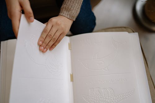 有关一般開銷, 打開的書, 点字的免费素材图片