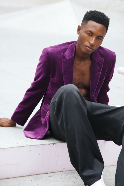 有关人, 坐, 垂直拍摄的免费素材图片