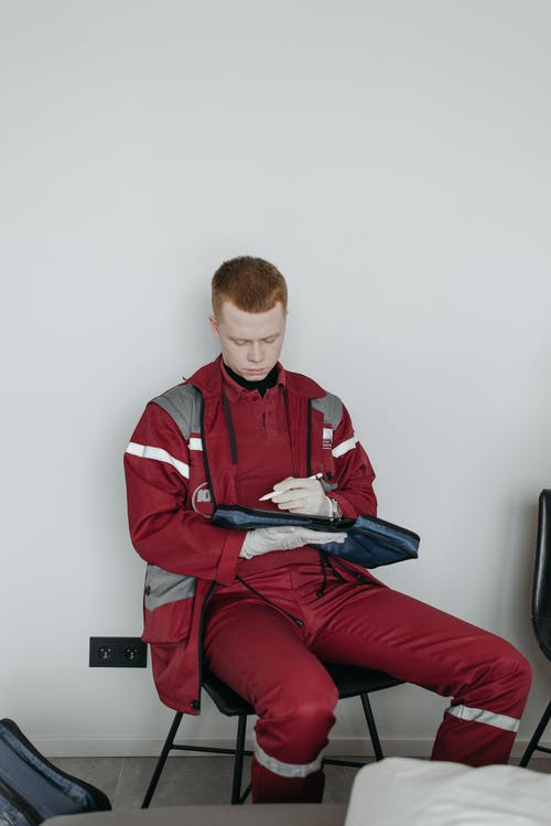 有关emt, 人, 室內的免费素材图片