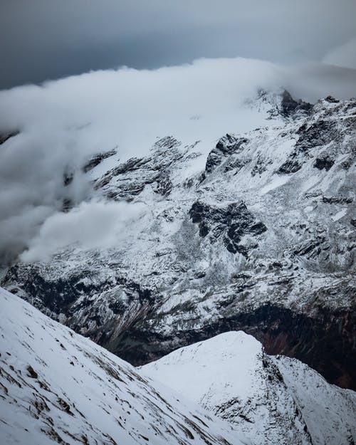 有关冬季, 垂直拍摄, 大雪覆盖的免费素材图片