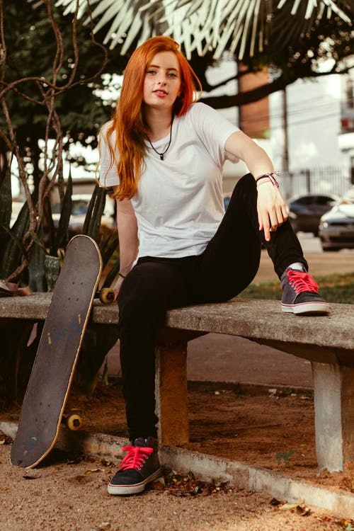 有关女孩, 工厂, 年輕的免费素材图片