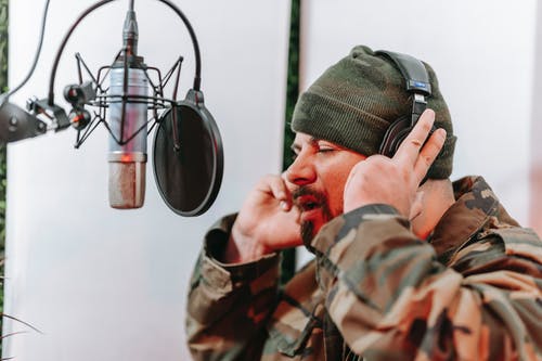 有关人, 偽裝, 唱歌的免费素材图片