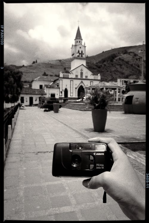 有关3C用品, 單色, 垂直拍摄的免费素材图片