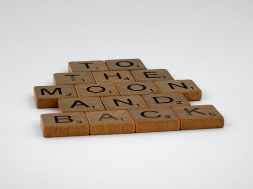 有关到月球来回, 拼字游戏瓷砖, 木的免费素材图片