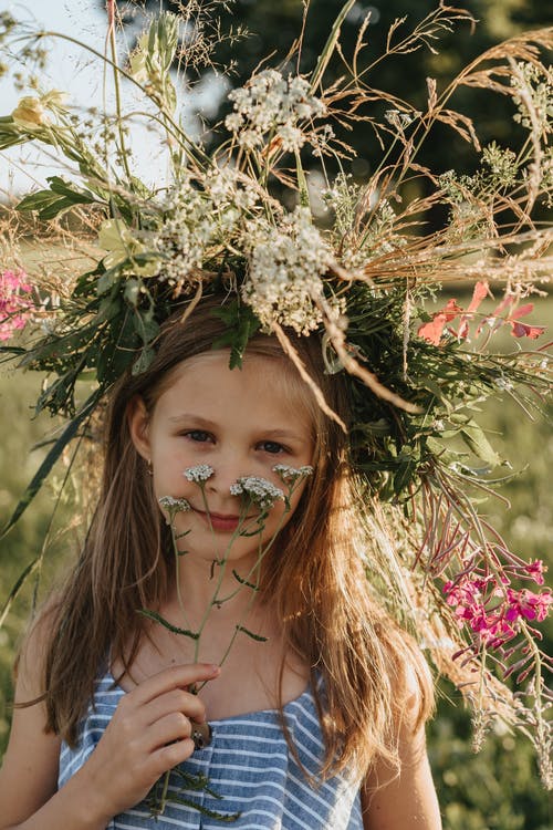 有关兒童, 垂直拍摄, 女孩的免费素材图片