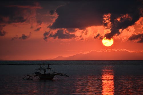 有关剪影, 反射, 地平線的免费素材图片