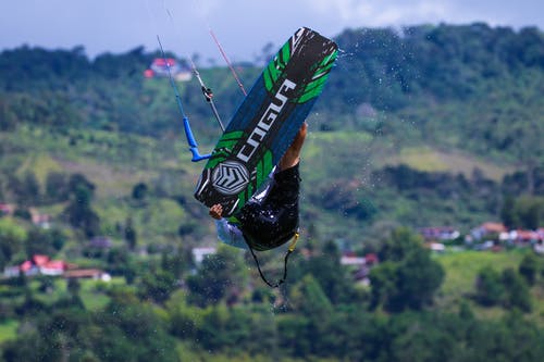 有关wakeboarder, 人, 娛樂的免费素材图片