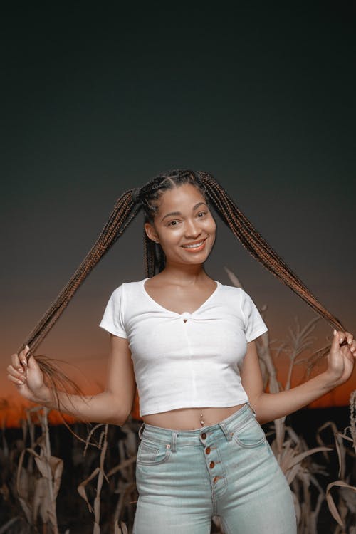 有关年輕, 擺姿勢, 模特兒的免费素材图片