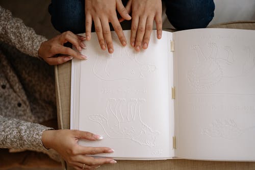 有关一般開銷, 打開的書, 点字的免费素材图片