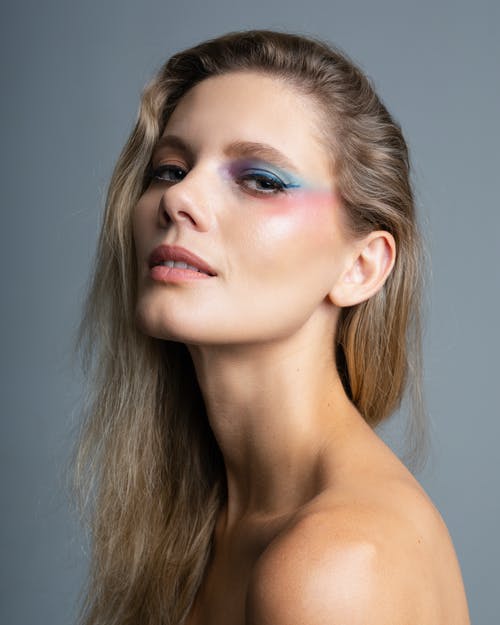 有关化妝, 垂直拍摄, 女人的免费素材图片