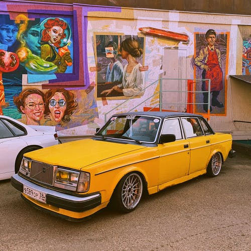 有关停, 四門轎車, 垂直拍摄的免费素材图片